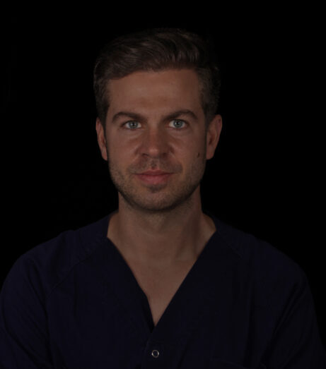 Dr. Roi Rogel Vence, cirujano plástico y médico estético en A Coruña, Santiago, Pontevedra y Vigo (Galicia)